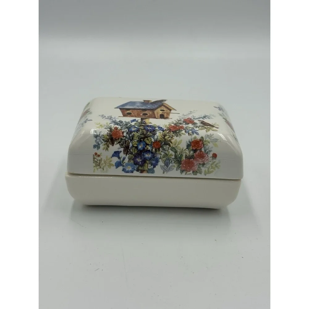 Vintage DaySpring Porcelain Trinket/Jewelry Box Flowers Birdhouse Birds